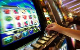 Fitur Bonus Free Spins Fitur bonus putaran gratis di Adventures Beyond Wonderland